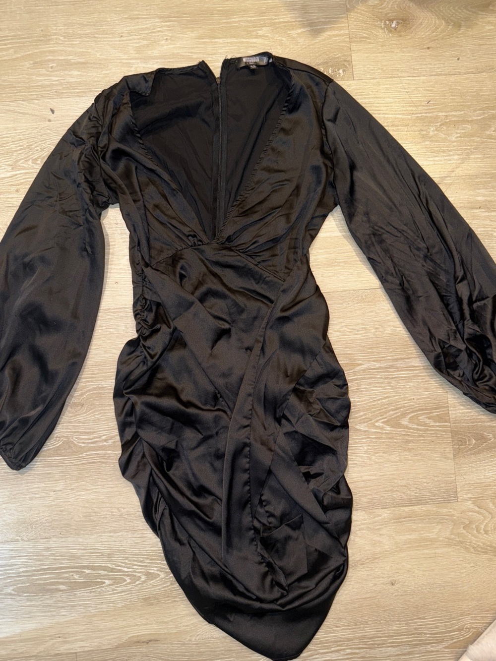 Missguided Black Long-Sleeve Twist Ruched Satin-Effect Mini Dress